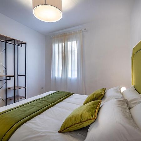 Jcl First Apt In The Hearth Of Florenţa Exterior foto